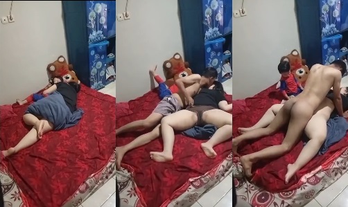 Bokep Indo – Pasutri Ngewe Disamping 4n4knya, Sudah Gak Kuat